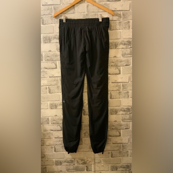 Lululemon Run: Dog Runner Pant
Black - Picture 10 of 11